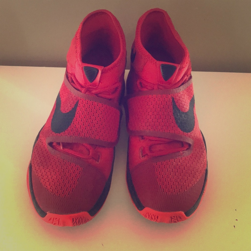 9 1/2 Nike zoom hyperrev